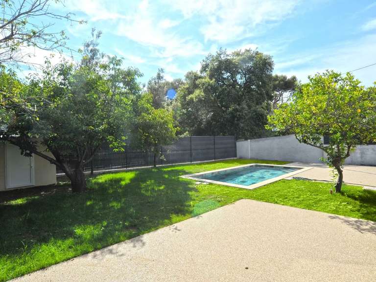 Maison Antibes - 3 chambres - 466m²