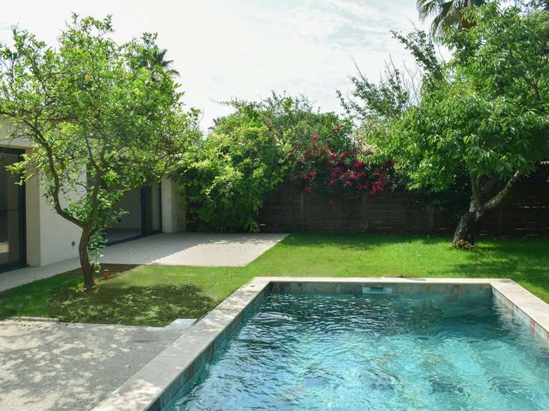 Maison Antibes - 3 chambres - 466m²