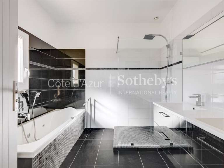 Maison Antibes - 4 chambres - 150m²