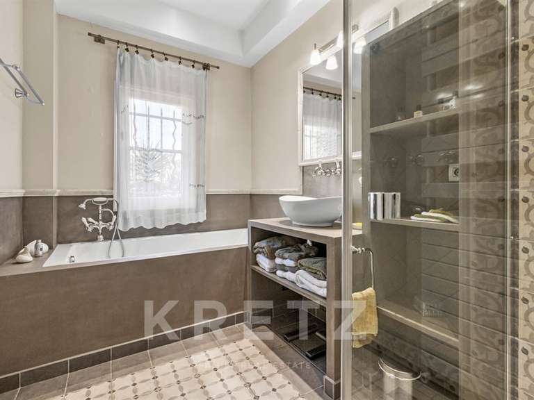 Maison avec Vue sur mer Antibes - 9 chambres - 300m²