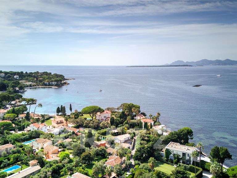 Maison Antibes - 3 chambres - 164m²