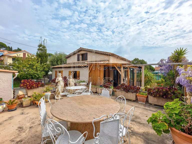 Maison Antibes - 2 chambres - 117m²