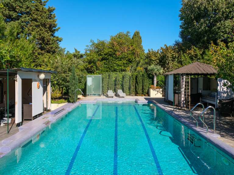 Maison Antibes - 4 chambres - 247m²