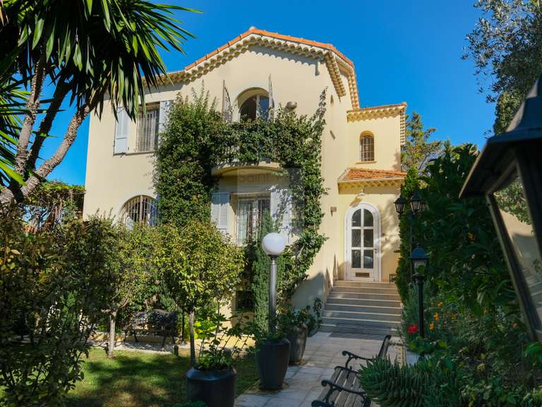 Maison Antibes - 4 chambres - 247m²