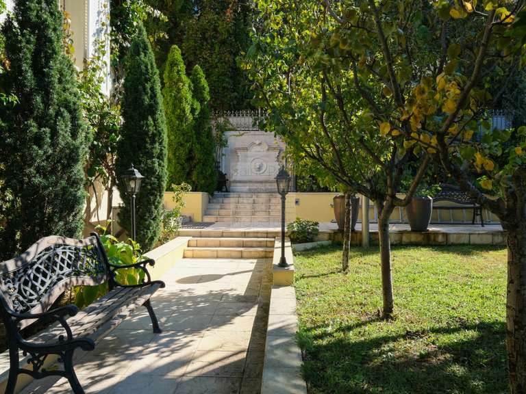 Maison Antibes - 4 chambres - 247m²