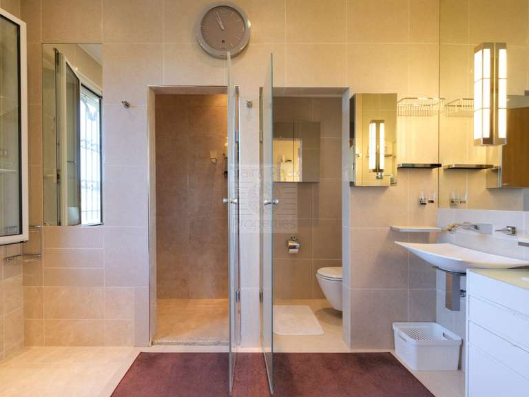 Maison Antibes - 4 chambres - 247m²