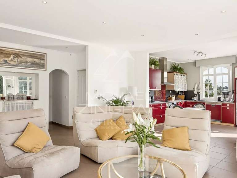 Maison Antibes - 4 chambres - 211m²