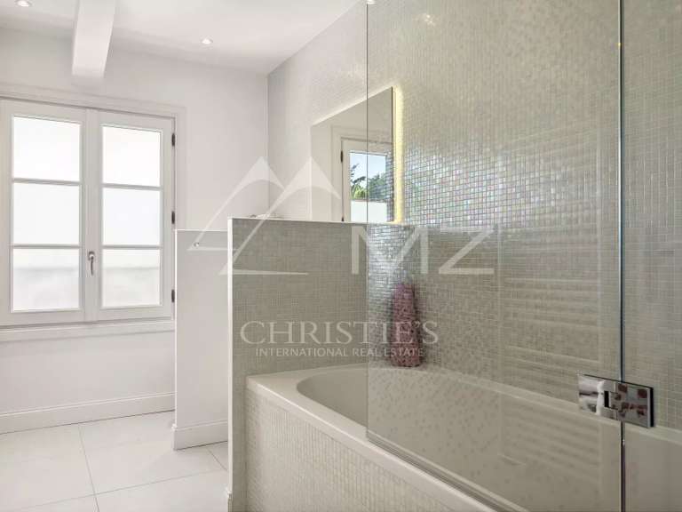 Maison Antibes - 5 chambres - 239m²