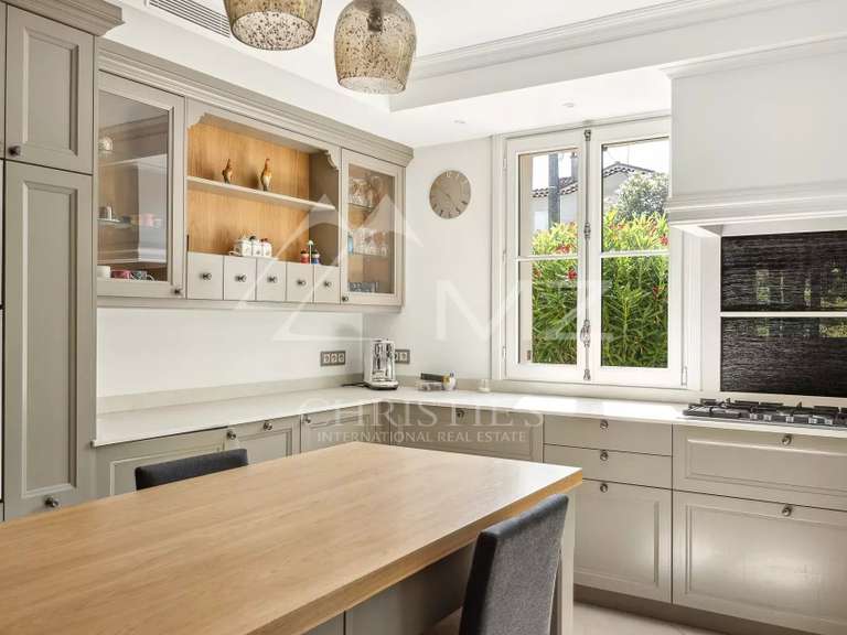 Maison Antibes - 5 chambres - 239m²