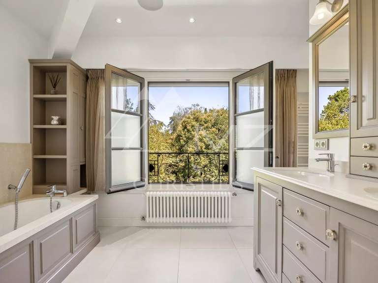 Maison Antibes - 5 chambres - 239m²