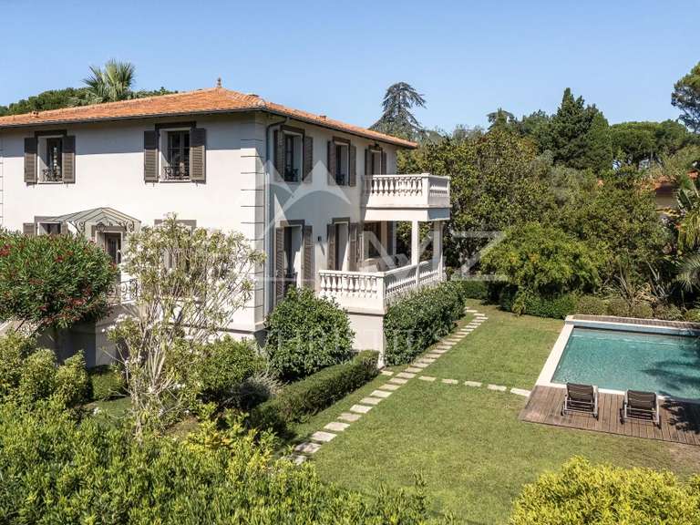 Maison Antibes - 5 chambres - 239m²
