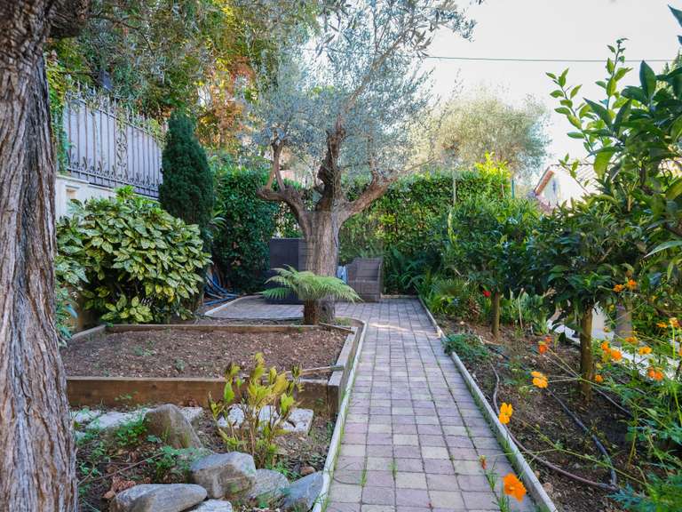 Maison Antibes - 4 chambres - 247m²