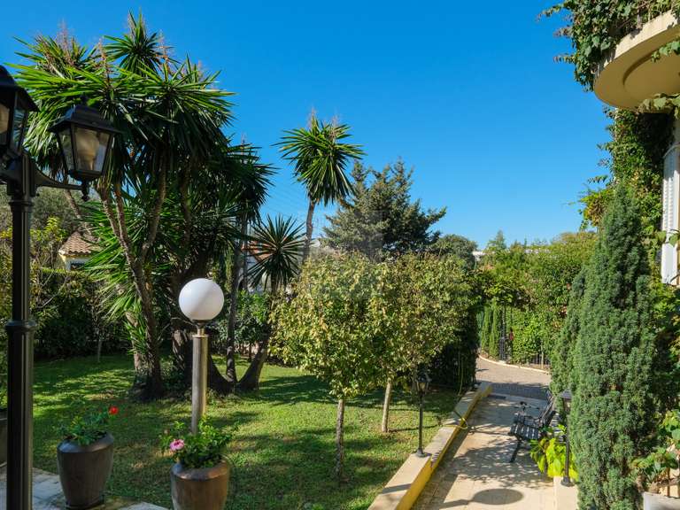 Maison Antibes - 4 chambres - 247m²