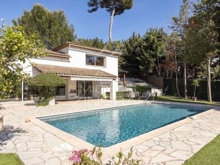 Maison Antibes - 3 chambres - 302m²