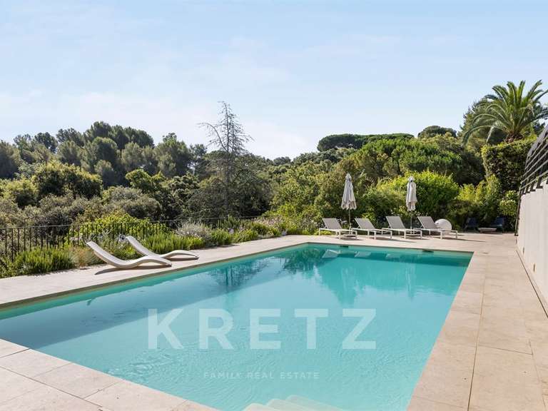 Maison Antibes - 5 chambres - 214m²