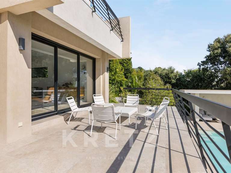 Maison Antibes - 5 chambres - 214m²