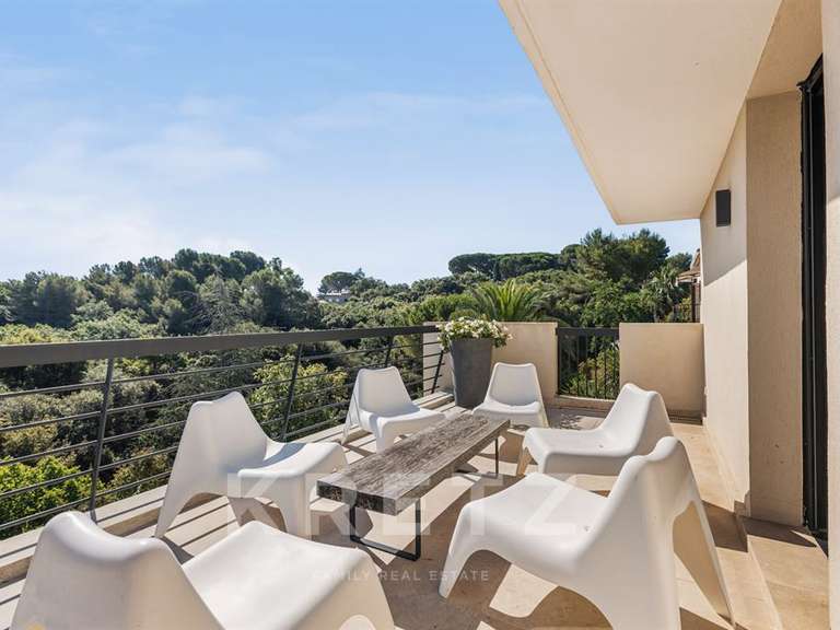 Maison Antibes - 5 chambres - 214m²