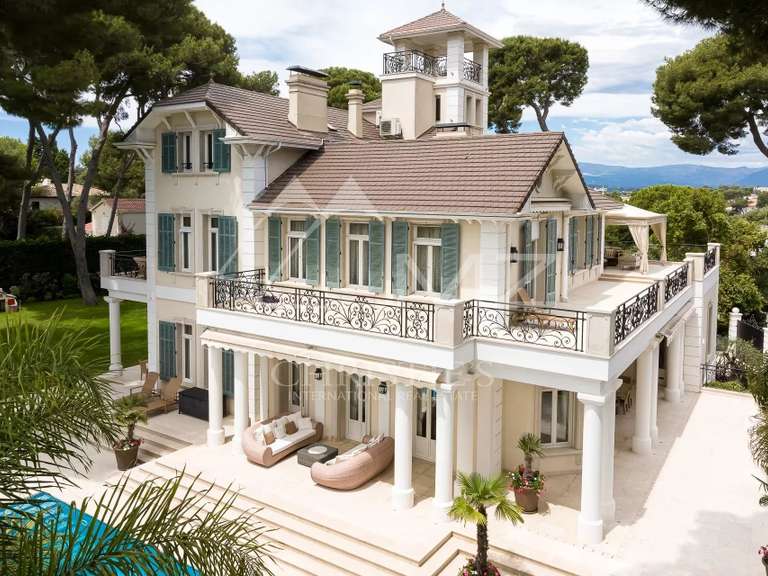 Villa Antibes - 7 chambres - 2345m²