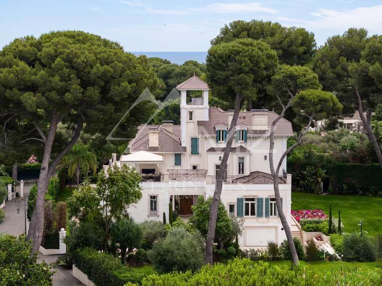 Villa Antibes - 7 chambres - 2345m²