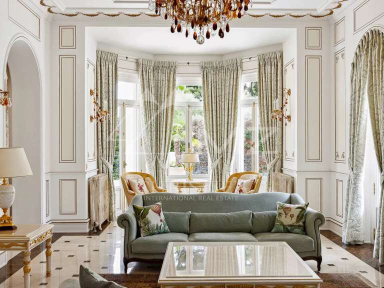 Villa Antibes - 7 chambres - 2345m²