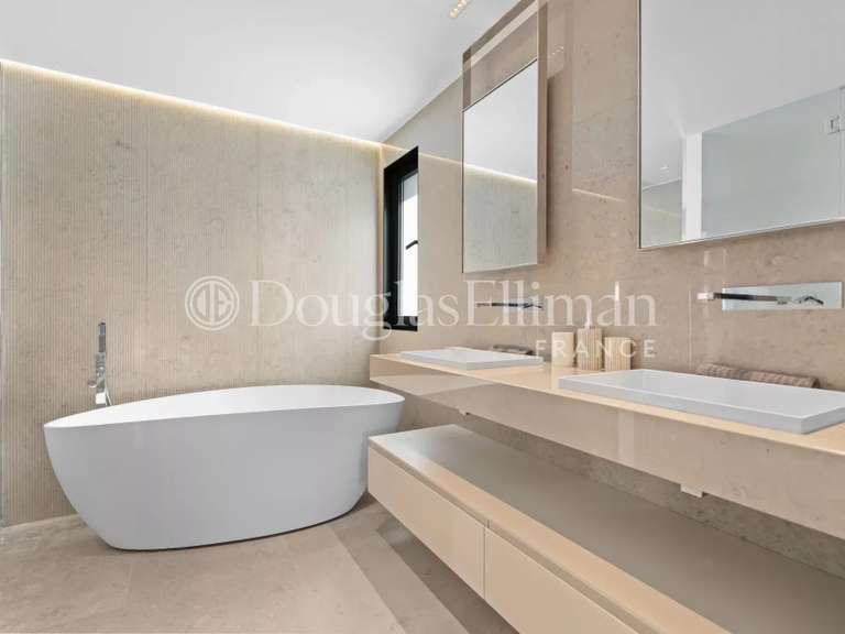 Villa Antibes - 5 chambres - 318m²