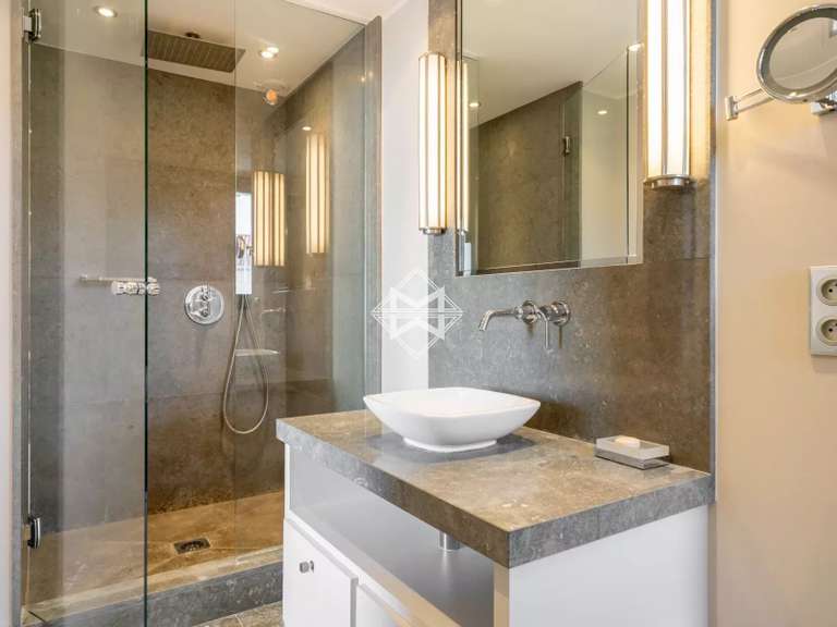 Villa Antibes - 5 chambres - 255m²