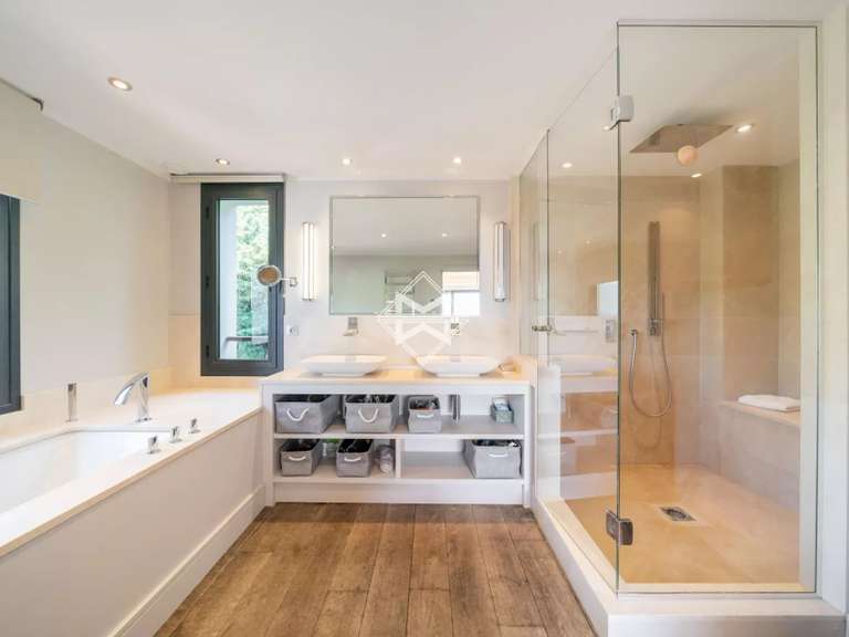 Villa Antibes - 5 chambres - 255m²