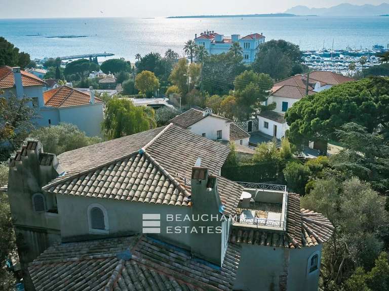 Villa with Sea view Antibes - 4 bedrooms - 300m²