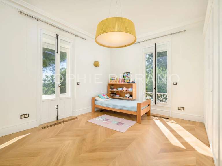 Villa Antibes - 5 chambres - 247m²