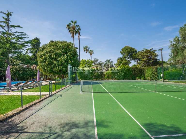 Villa Antibes - 9 bedrooms - 512m²