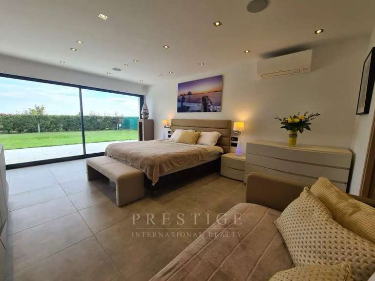 Villa avec Vue sur mer Antibes - 3 chambres - 211m²