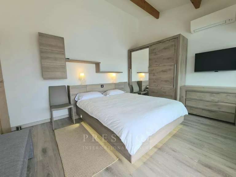 Villa avec Vue sur mer Antibes - 3 chambres - 211m²