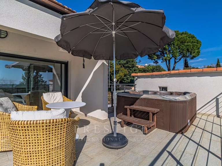 Villa avec Vue sur mer Antibes - 3 chambres - 211m²