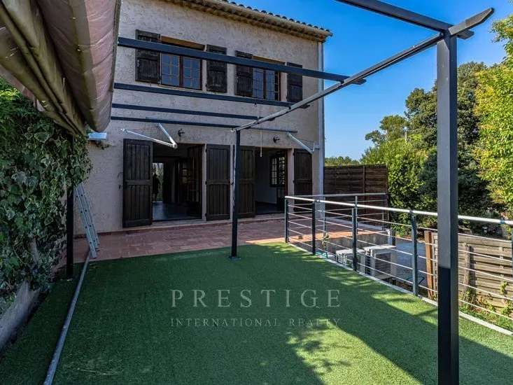 Villa Antibes - 3 chambres - 202m²