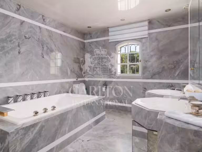 Villa avec Vue sur mer Antibes - 7 chambres - 620m²