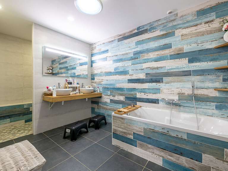 Maison Antonne-et-Trigonant - 5 chambres - 220m²