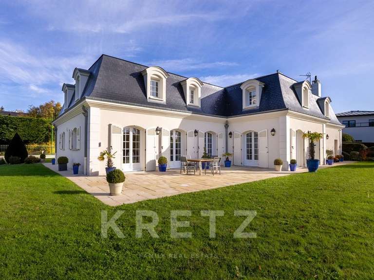 Maison Anzin-Saint-Aubin - 5 chambres - 296m²