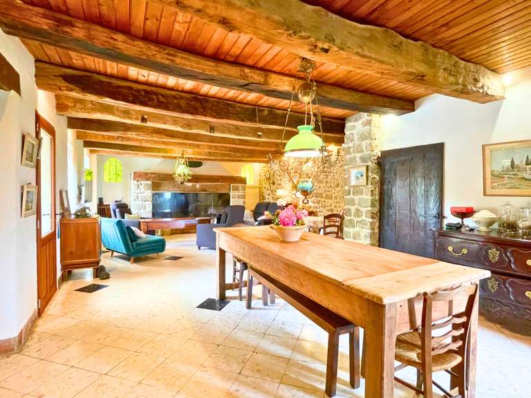 House Apt - 6 bedrooms - 273m²