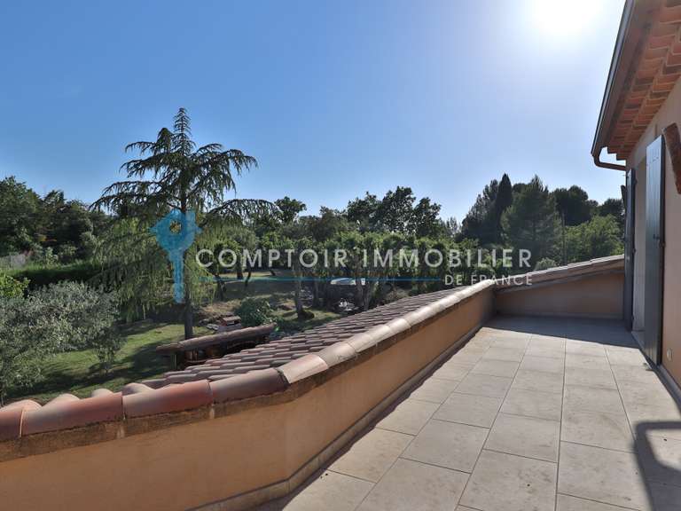 House Apt - 3 bedrooms - 237m²