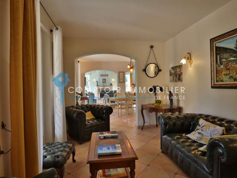 House Apt - 3 bedrooms - 237m²