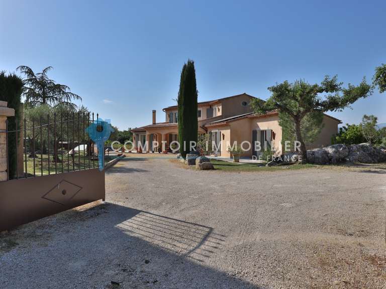 House Apt - 3 bedrooms - 237m²
