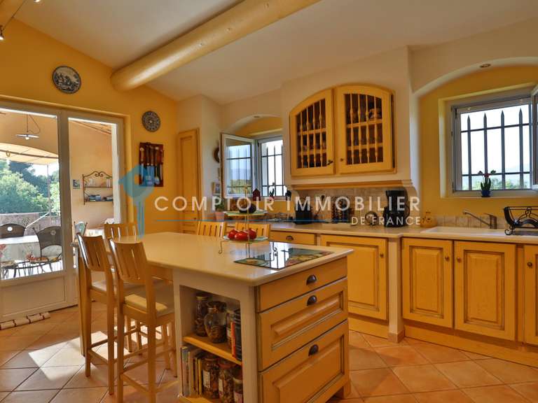 House Apt - 3 bedrooms - 237m²