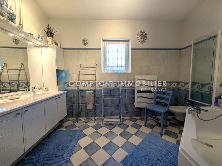 House Apt - 3 bedrooms - 237m²