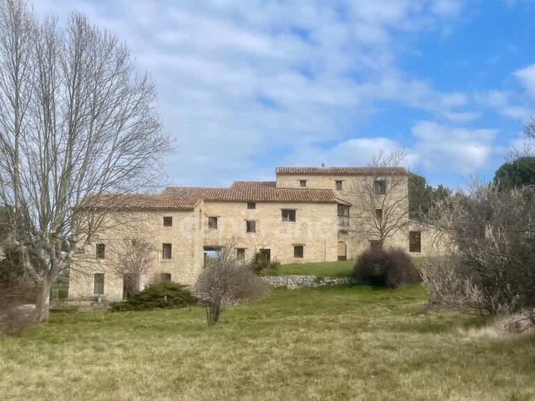 Vente Propriété Apt - 10 chambres
