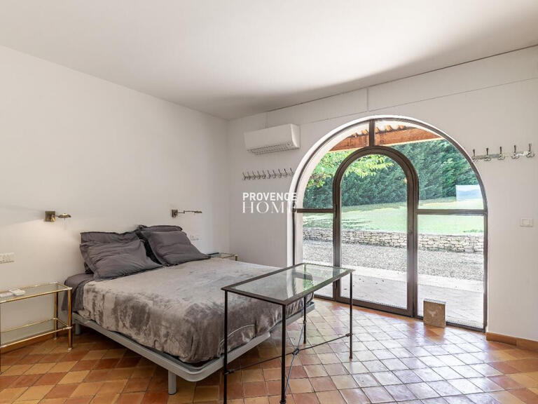 Property Apt - 2 bedrooms - 290m²