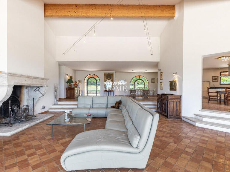 Property Apt - 2 bedrooms - 290m²