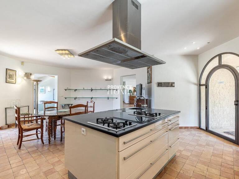 Property Apt - 2 bedrooms - 290m²