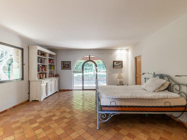 Property Apt - 2 bedrooms - 290m²