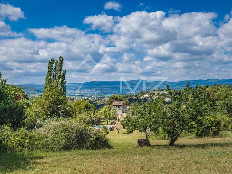 Property Apt - 6 bedrooms - 496m²