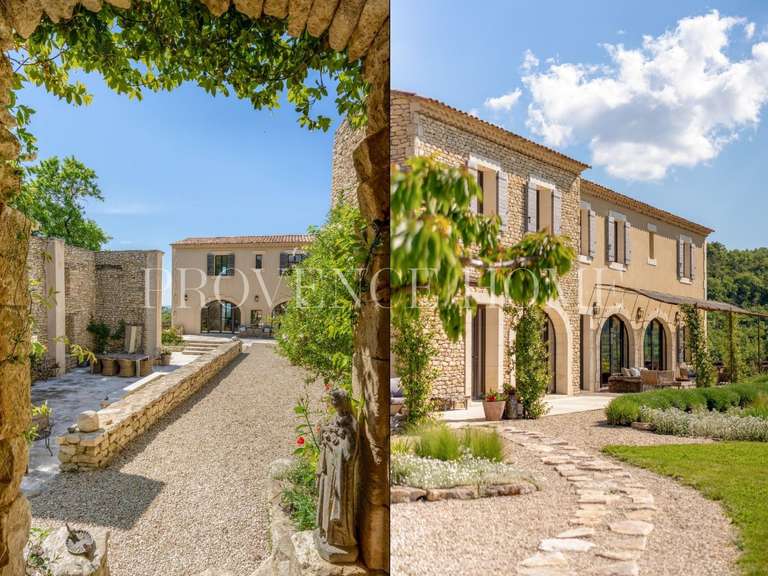 Property Apt - 4 bedrooms - 316m²